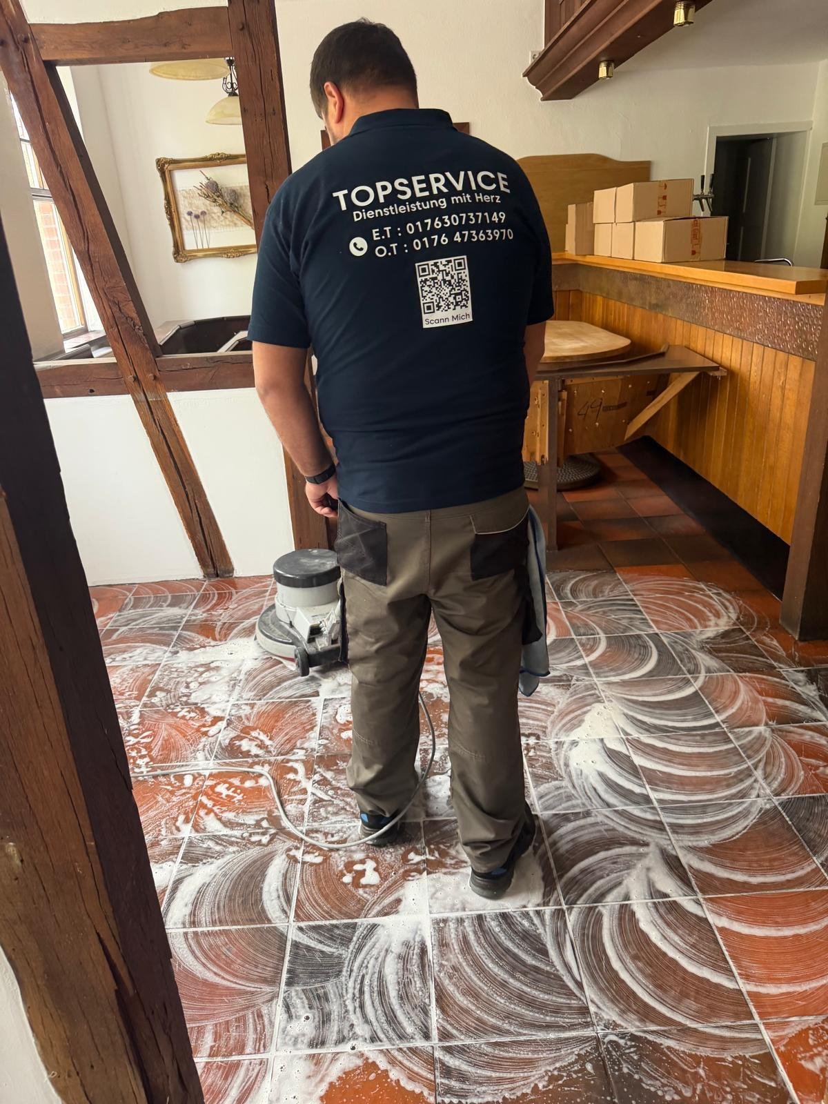 Grundreinigung Boden TOPSERVICE
